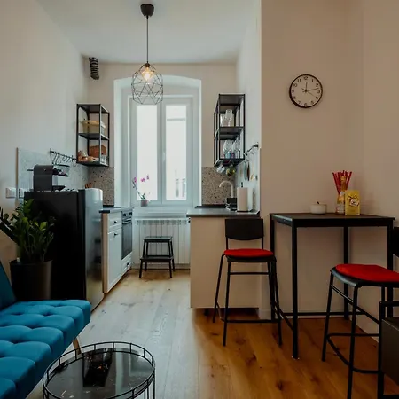 Elegant 28 San Giacomo Apartment